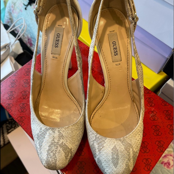GUESS Jacoba Python print Platform Stilettos đź‘ 8M - Picture 2 of 11